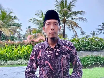 BATIK : A SYMBOL OF CULTURAL IDENTITY