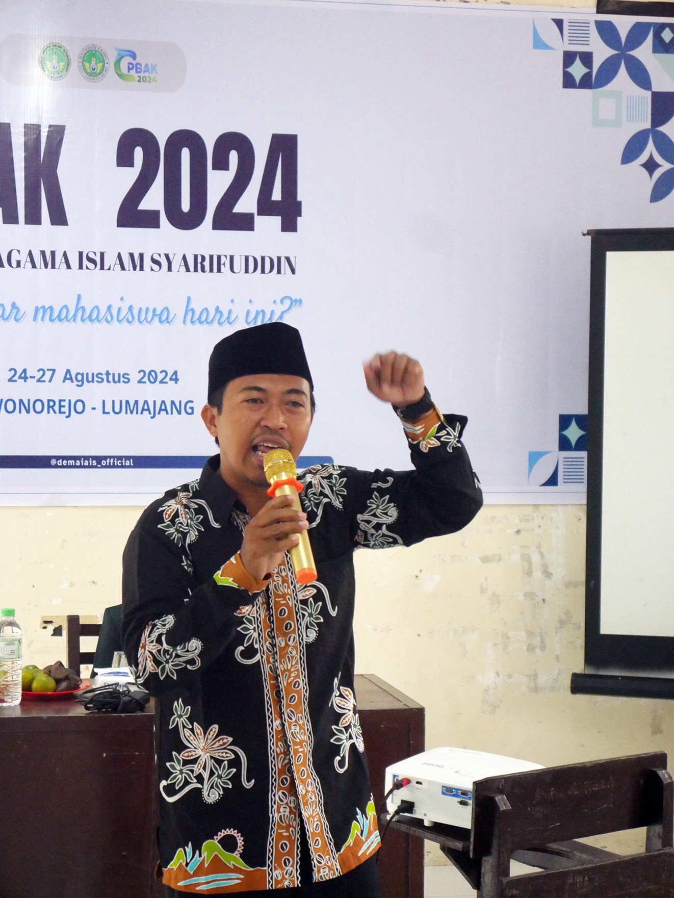 MATERI PETA GERAKAN MAHASISWA BANGKITKAN KESADARAN KRITIS PESERTA PBAK DI IAI SYARIFUDDIN