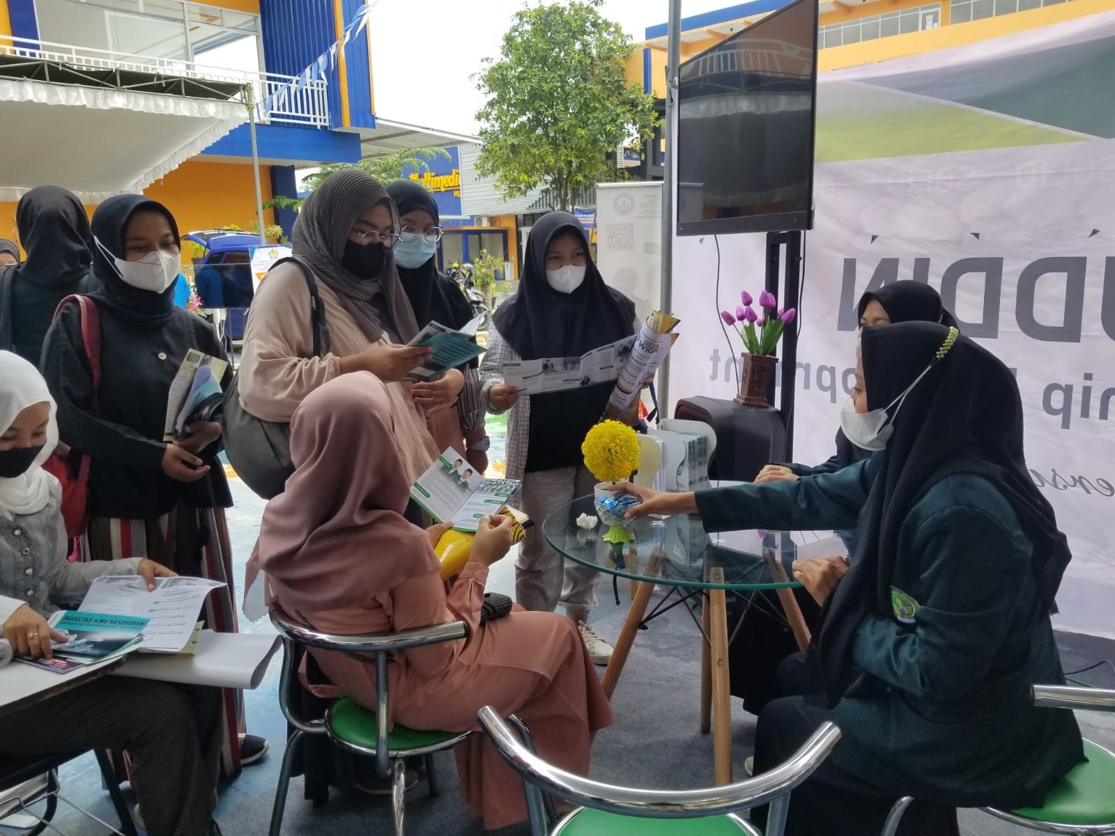 Stand Campus Expo IAI Syarifuddin Diserbu Pelajar SMK Mulu