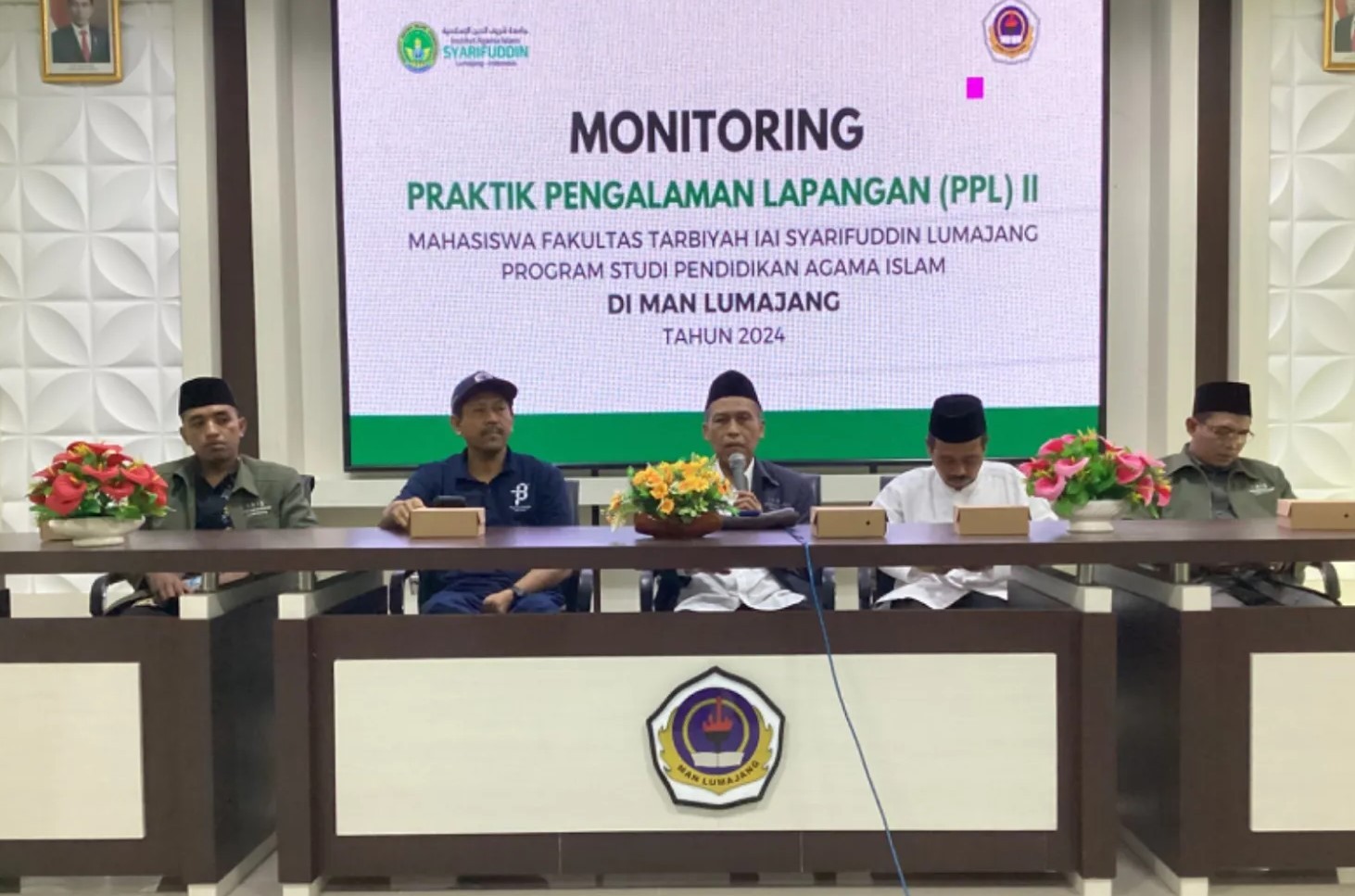 REKTOR IAI SYARIFUDDIN LAKUKAN KUNJUNGAN MONITORING PPL II DI MAN LUMAJANG