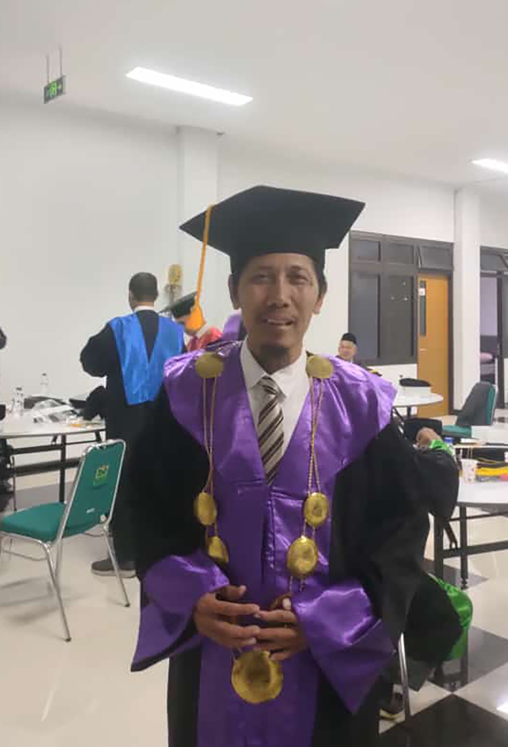 STRATEGI MERAIH PRESTASI GEMILANG DENGAN MENJADI DOSEN PENELITI PROFESIONAL