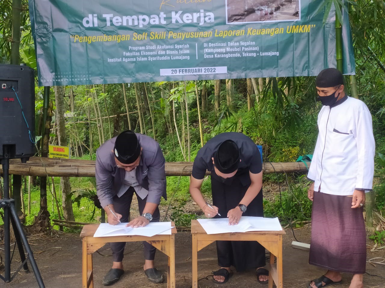FEBI IAI Syarifuddin Gelar MoU dengan Penggerak Kampung Mebel Pasinan Lumajang