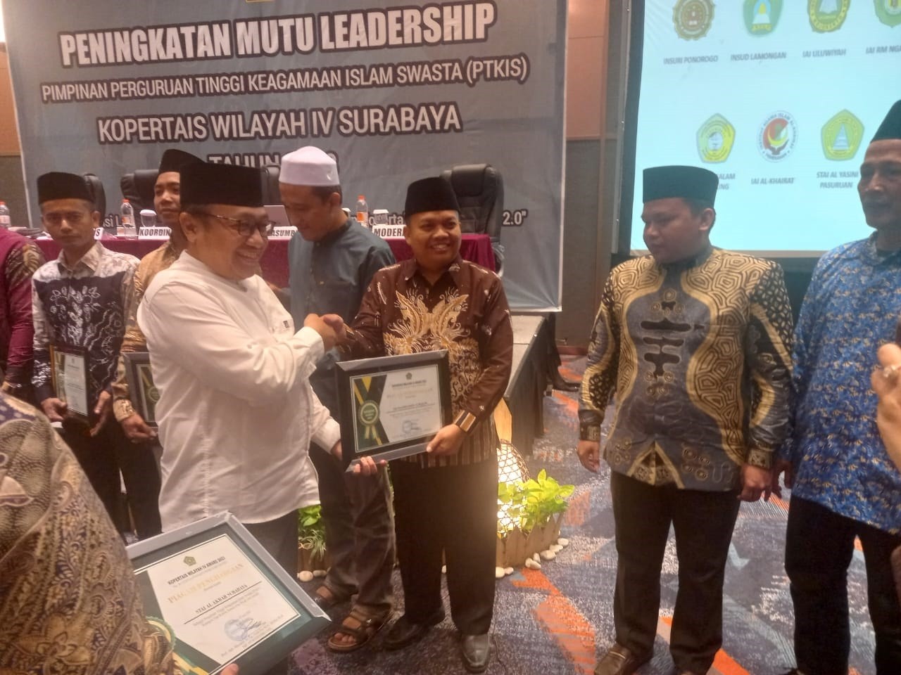 IAI SYARIFUDDIN TERIMA PENGHARGAAN KATEGORI TATA KELOLA JURNAL (ONE PRODI ONE JURNAL) 2023